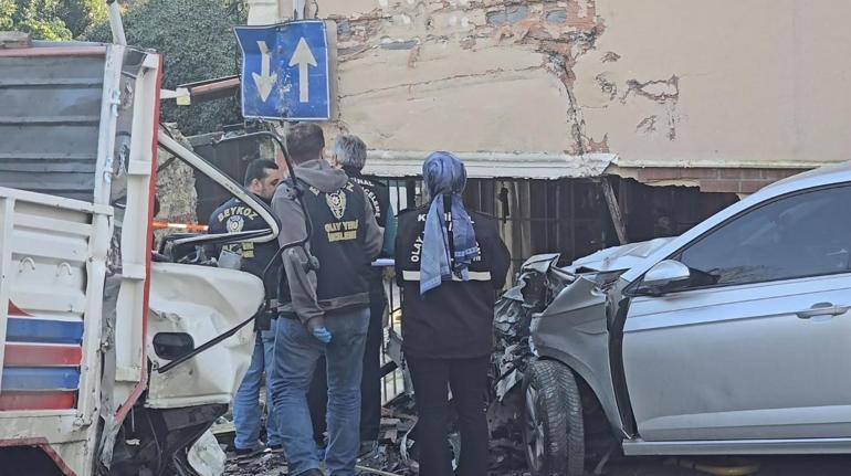 Beykozda kamyon dükkana girdi: 1i turist 2 ölü