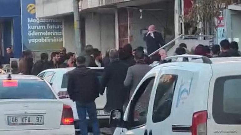 Şanlıurfa’da taşlı-sopalı kavga kamerada