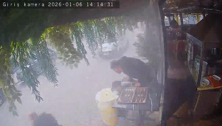 Restorandaki klimanın dış ünitesi patladı