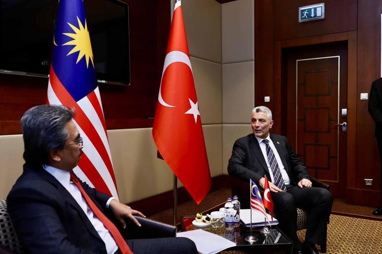 Bakan Bolat, Malezyalı mevkidaşıyla görüştü