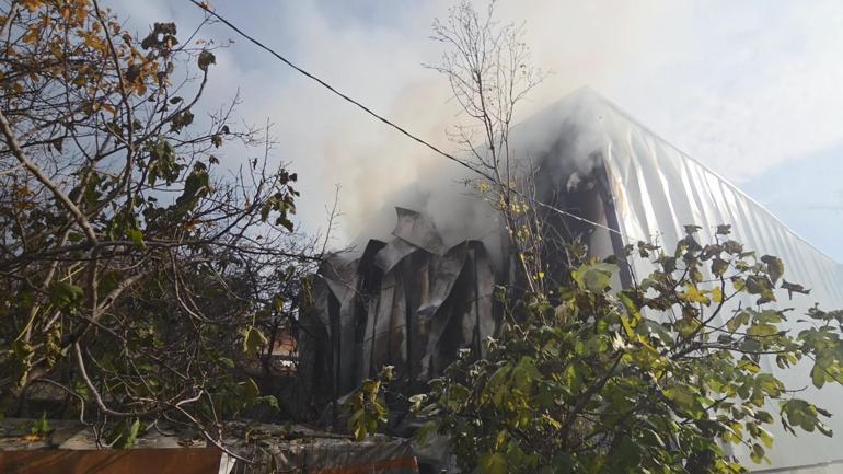 Esenyurtta depoda çıkan yangın söndürüldü