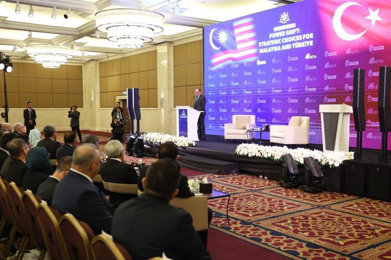 Malezya Başbakanı İbrahim, Ankarada konferansa katıldı