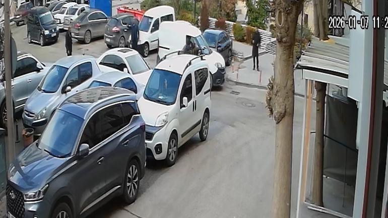 Tartıştığı baba ile 3 oğlunu tabanca ile vurup, kaçtı