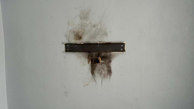 Manisada 3 eve yıldırım düştü