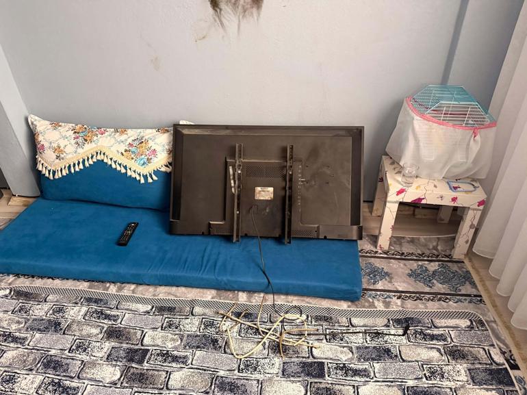 Manisada 3 eve yıldırım düştü