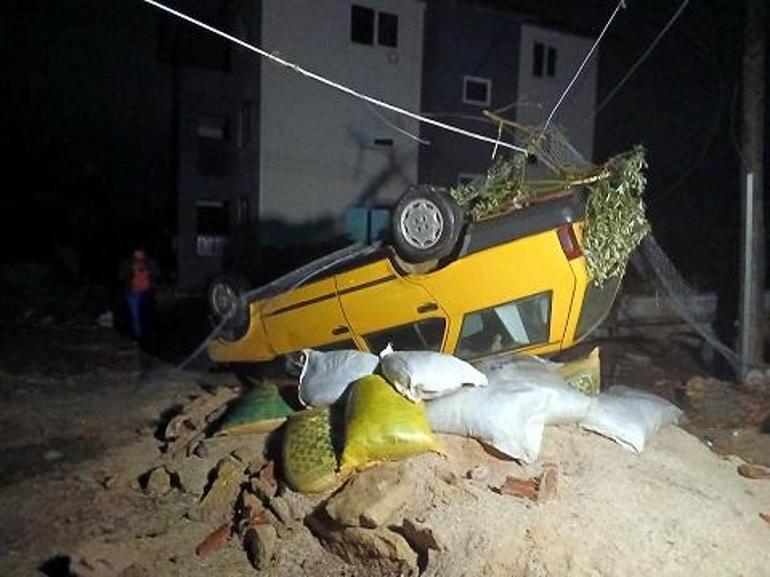 Antalya’da hortum; çatılar uçtu, seralar ve araçlar zarar gördü