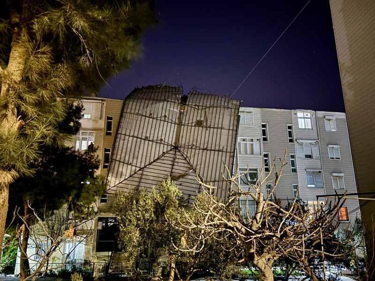 İzmirde sağanak etkili oldu