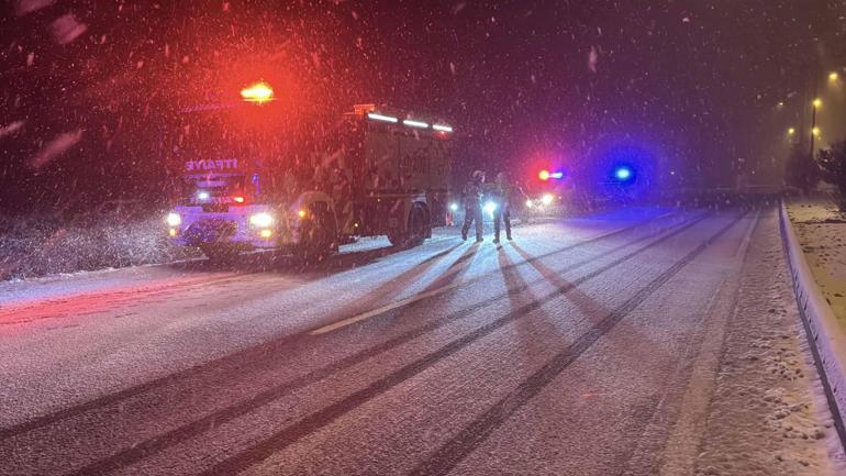 Kütahyada tarlaya uçan otomobilin sürücüsü yaralandı