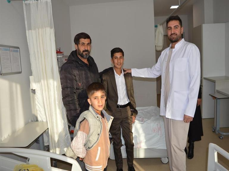 Uçurtmasını kurtarmak isterken akıma kapılan ve entübe edilen Erdal, hayata tutundu