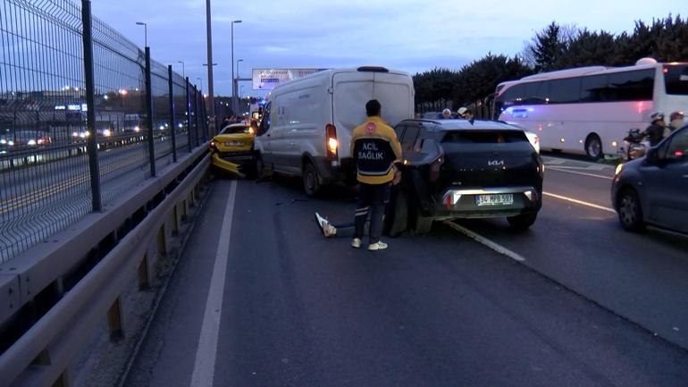 Yenibosna D-100 Karayolunda 6 aracın karıştığı zincirleme kaza; 2 yaralı