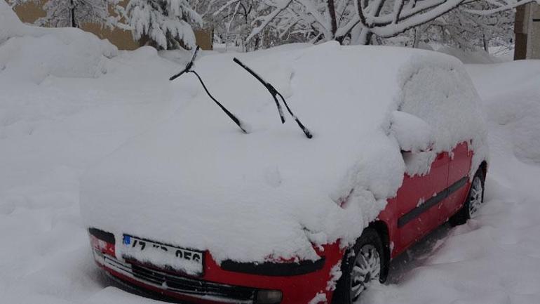 Bitliste 111 köy yolu kardan kapandı