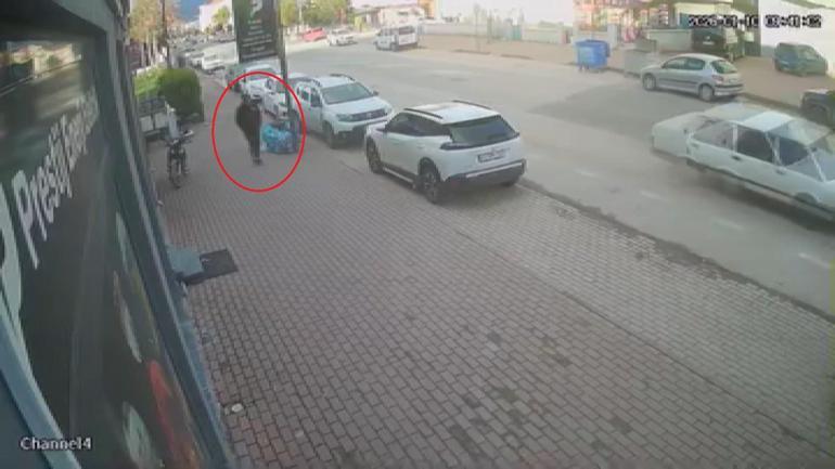 Fırtınada düşen tabelanın altında kalmaktan son anda kurtuldu