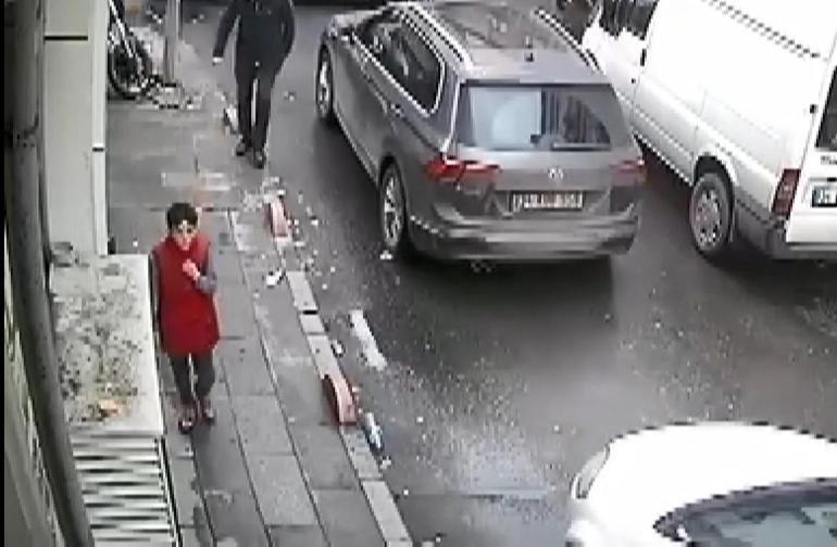 Bayrampaşa’da ambulansın geçişi için trafiği durduran otizmli Ömer: Siren sesi duydum, yolu kapattım