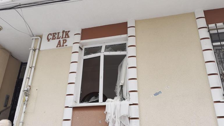Esenyurtta 4 katlı binanın giriş katındaki dairede patlama