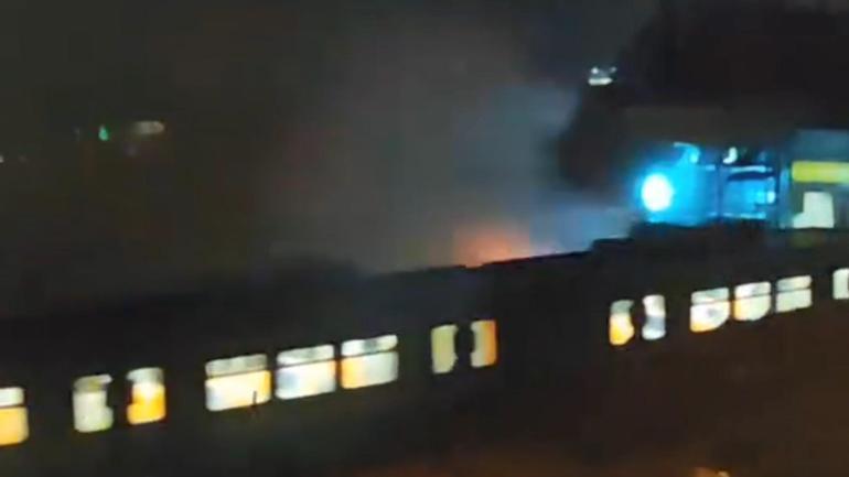 Bakırköyde metro durağındaki yangın söndürüldü