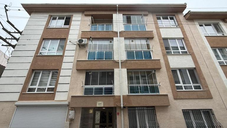 Yalnız yaşadığı evinde ölü bulundu