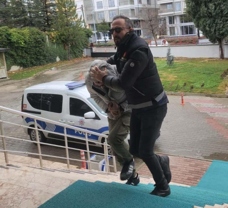 İç çamaşırı ve botunun içine uyuşturucu saklayan 2 şüpheli tutuklandı