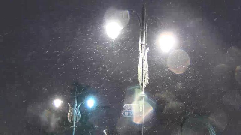 İstanbulda kar yağışı etkili oluyor