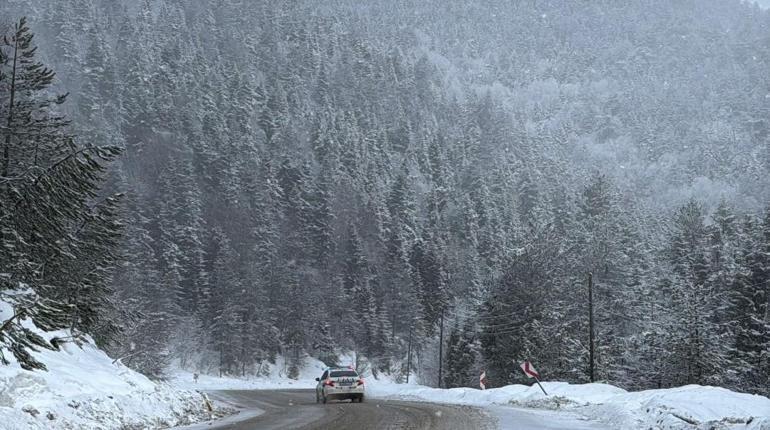 Karabükün yüksek kesimlerinde kar yağışı