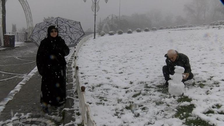 İstanbulda kar yağışı etkili oluyor