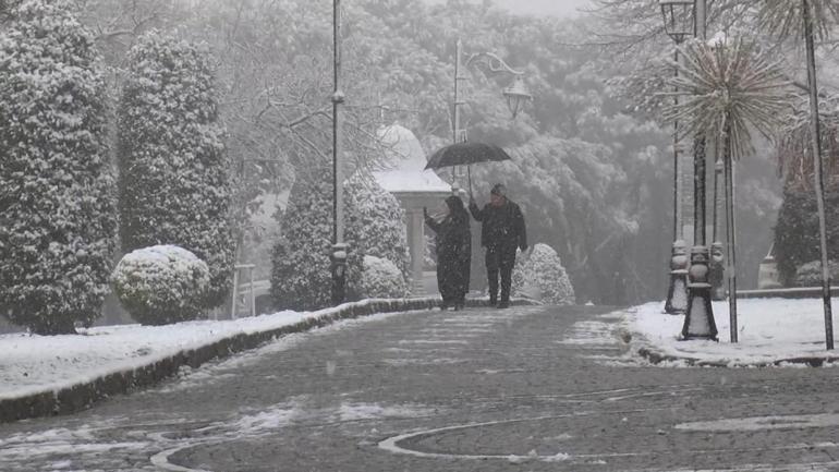 İstanbulda kar yağışı etkili oluyor