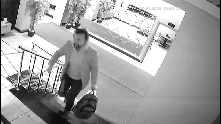 9 yıldır aranan FETÖ firarisi kardeşinin kimliğiyle saklandığı evde yakalandı