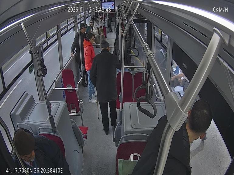 Samsun’da halk otobüsü şoförü, fenalaşan yolcuyu hastaneye yetiştirdi