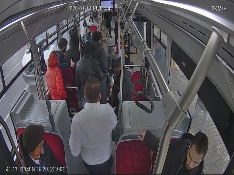 Samsun’da halk otobüsü şoförü, fenalaşan yolcuyu hastaneye yetiştirdi