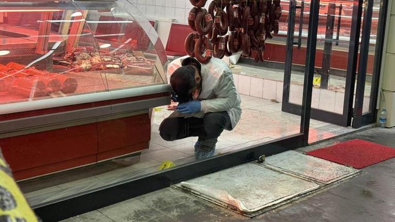 Kasap dükkanında silahlı kavga anı kamerada: 2 yaralı