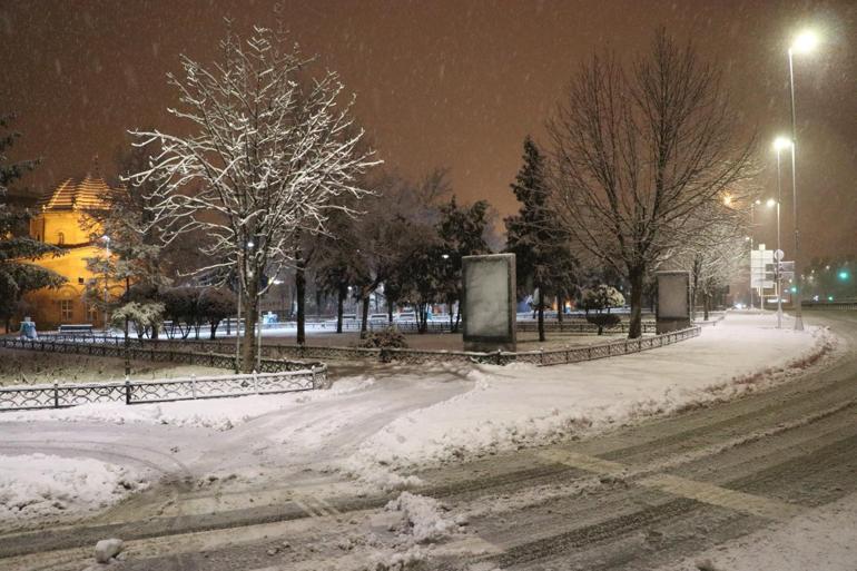 Kayseride yoğun kar yağışı etkili oldu