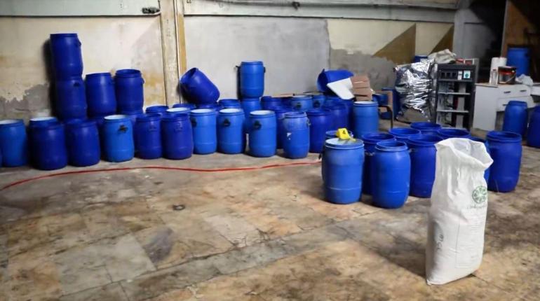 İzmirde 1 ton 625 kilo uyuşturucu ham maddesi ele geçirildi: 2 gözaltı