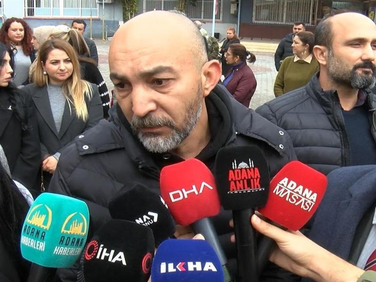 Çocuğunun eski öğretmenini darp edip, silahla ateş etti; o anlar kamerada