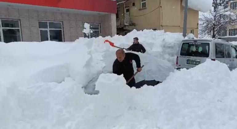 Ovacık’ta kar kalınlığı 1,5 metreye ulaştı