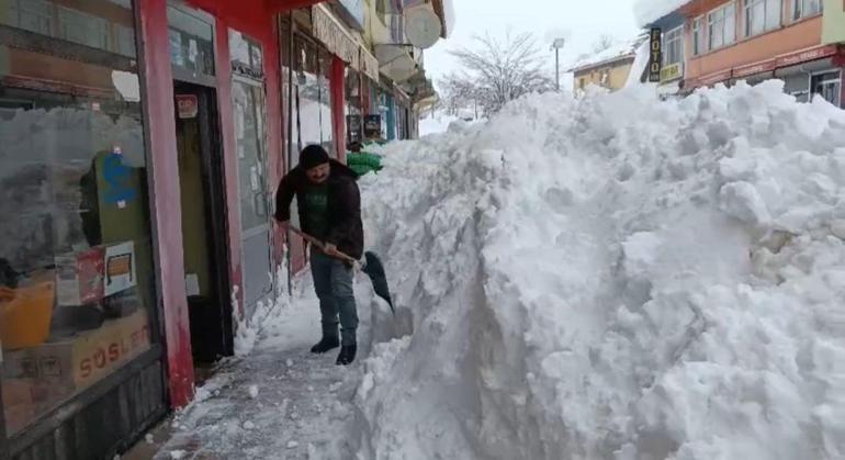Ovacık’ta kar kalınlığı 1,5 metreye ulaştı