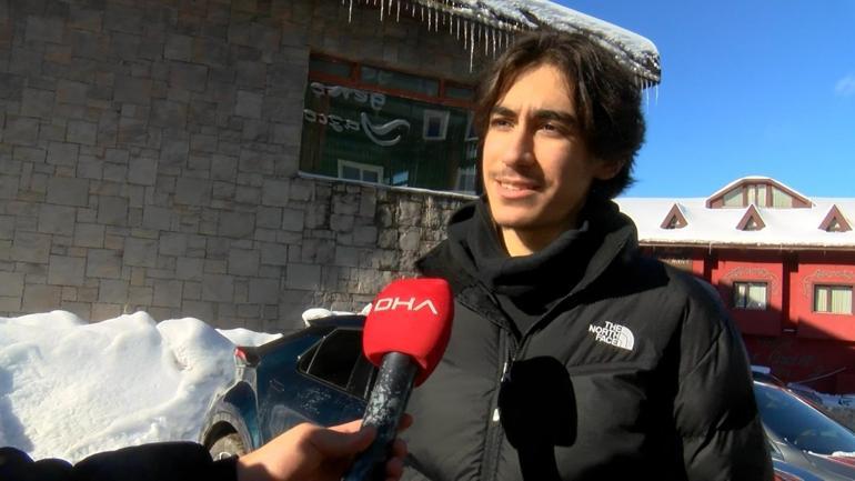 Uludağda kar kalınlığı 1 metreye yaklaştı, tatilciler pistlere akın etti