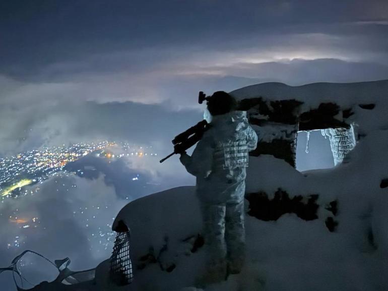 Mehmetçik, zorlu kış koşullarında hudut güvenliği için görevde