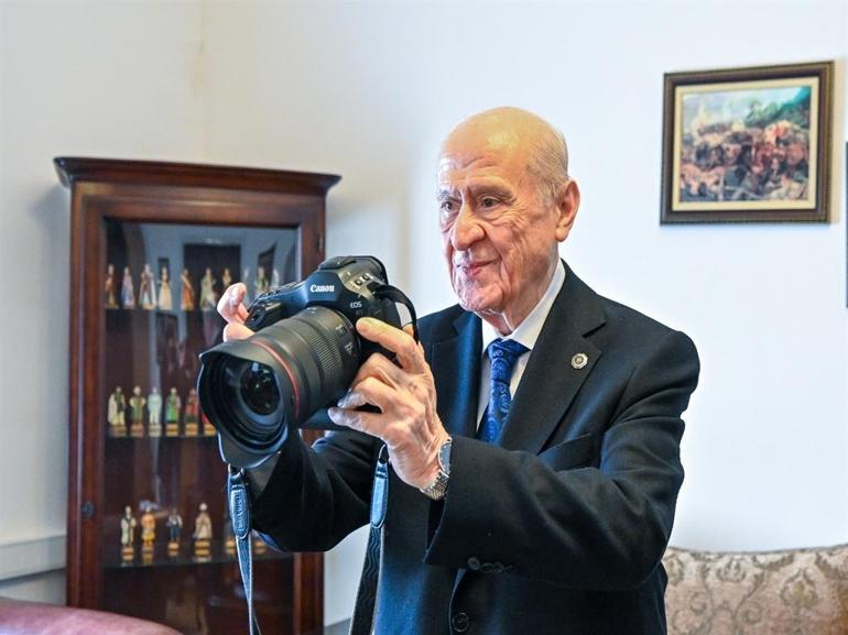 Foto muhabirleri Bahçeliyi ziyaret etti