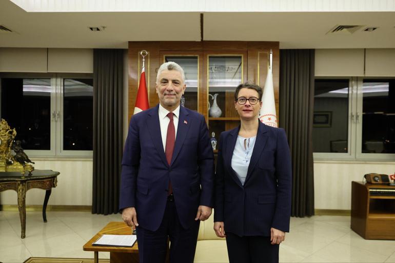 Bakan Bolat, büyükelçileri kabul etti