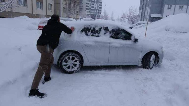 Bitliste kardan 229 yerleşim yerinin yolu kapandı