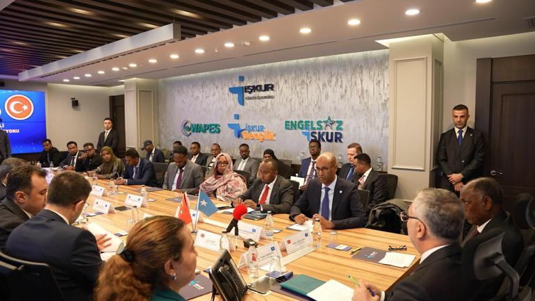 Bakan Işıkhan, Somalili mevkidaşı Ibro ile bir araya geldi