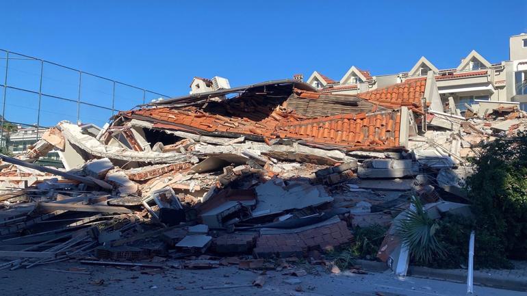 Marmariste tadilattaki 5 katlı apart otel çöktü