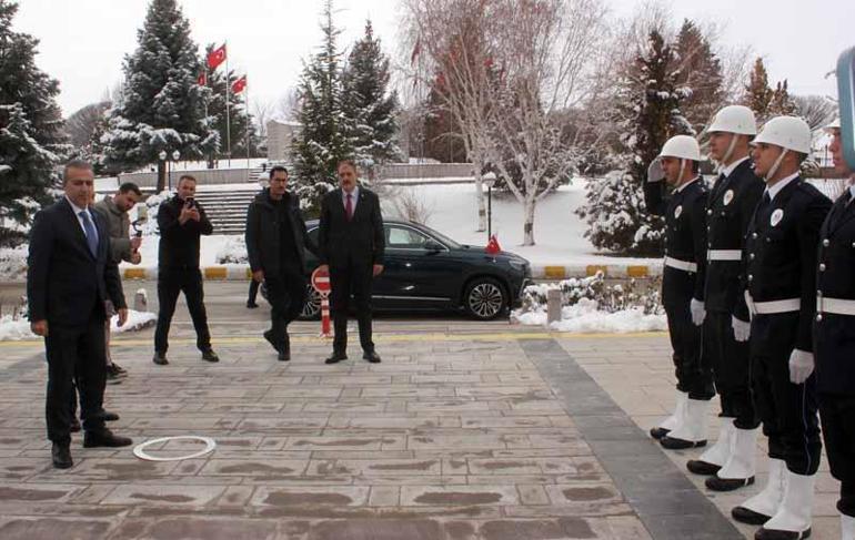 Karaman Valisi Çiçek, göreve başladı