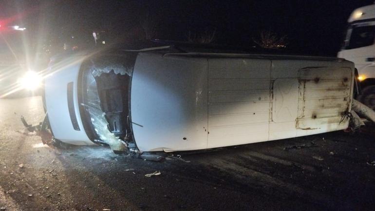 Hatay’da otomobil ile minibüs kafa kafaya çarpıştı: 1 ölü, 6 yaralı