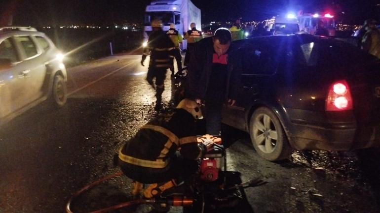 Hatay’da otomobil ile minibüs kafa kafaya çarpıştı: 1 ölü, 6 yaralı
