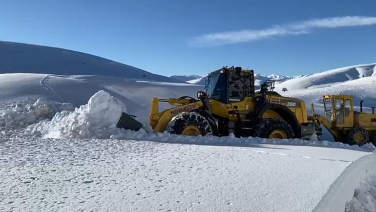 Malatyada kardan kapanan 66 yerleşim yeri ulaşıma açıldı; acil hastalar sağlıkçılara ulaştırıldı