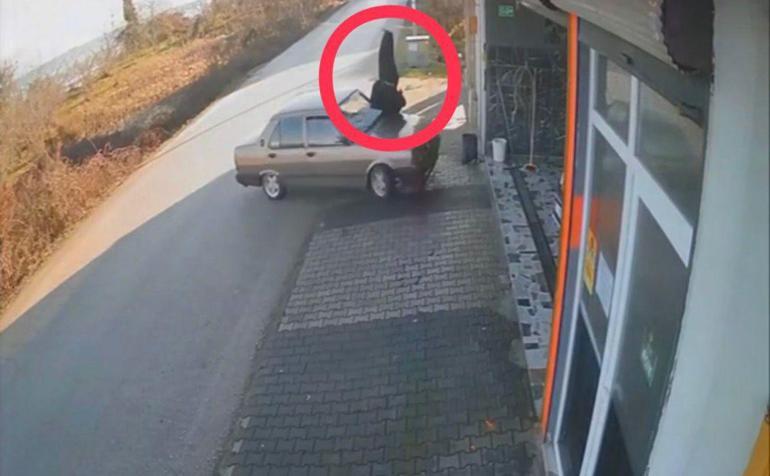 Otomobilin çarptığı yaya metrelerce savruldu; o anlar kamerada