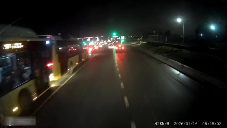 Başakşehirde 3 İETT otobüsü çarpıştı; 5 yaralı