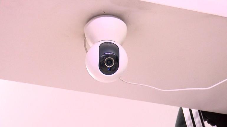 Sultangazide sahte dövizle alışveriş yapmaya çalışan 2 kadını iş yerinden kovdu