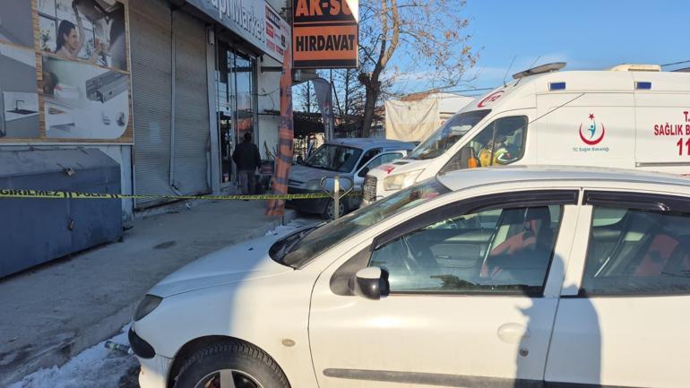 Direksiyon başında kalp krizi geçirip kaza yapan sürücü öldü; o anlar kamerada