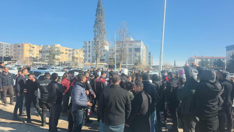 Şanlıurfada adliye önünde kavga; 2 yaralı